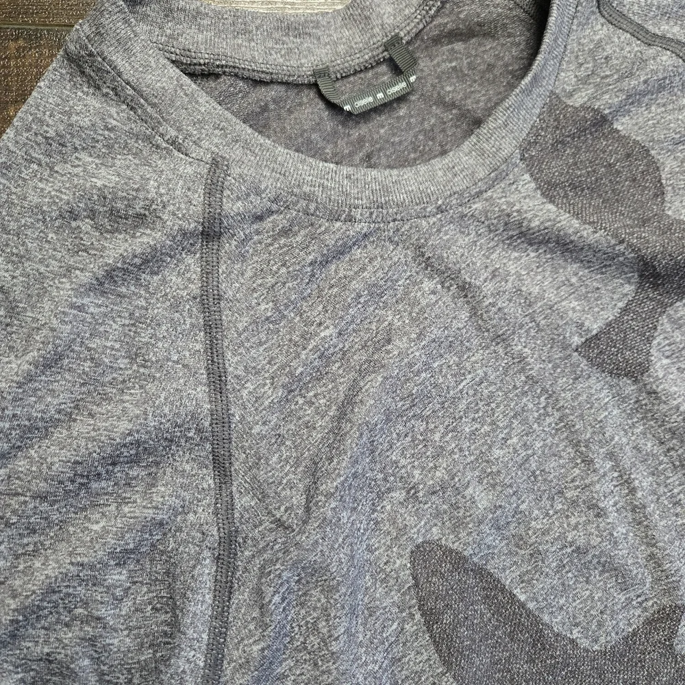 Oiselle Flyte Seamless Long Sleeve Gray Running Top Size Medium - Picture 2 of 12